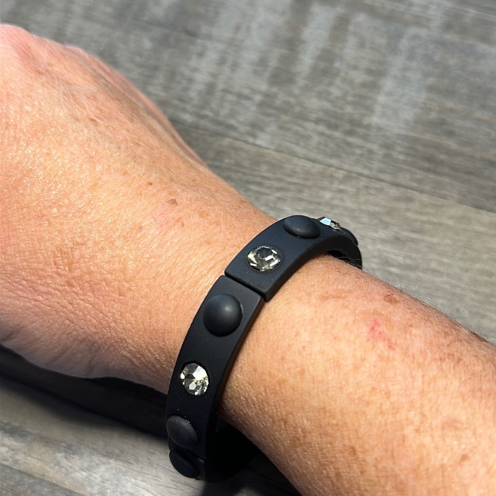 Lia sophia matte black Hard Wear stretch bracelet